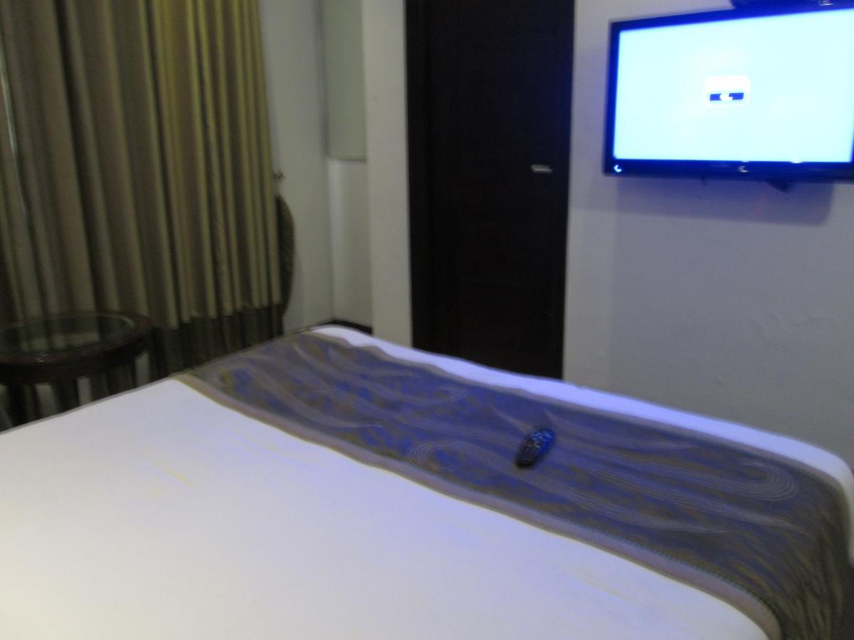 Green Leaves Hotel Hyderabad Luaran gambar