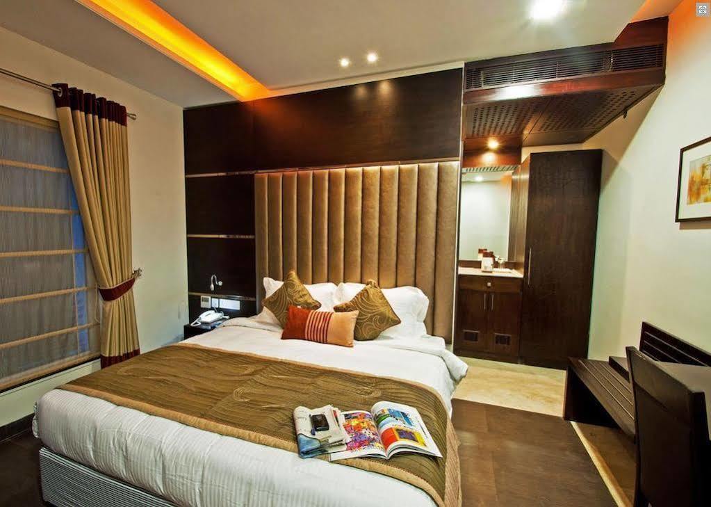 Green Leaves Hotel Hyderabad Luaran gambar