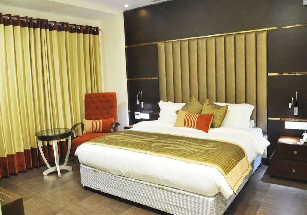 Green Leaves Hotel Hyderabad Luaran gambar